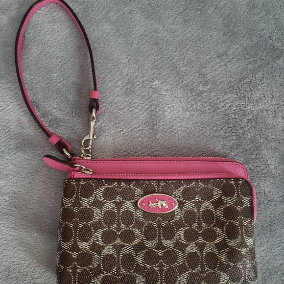 Coach Wristlet - Picture 1 of 4